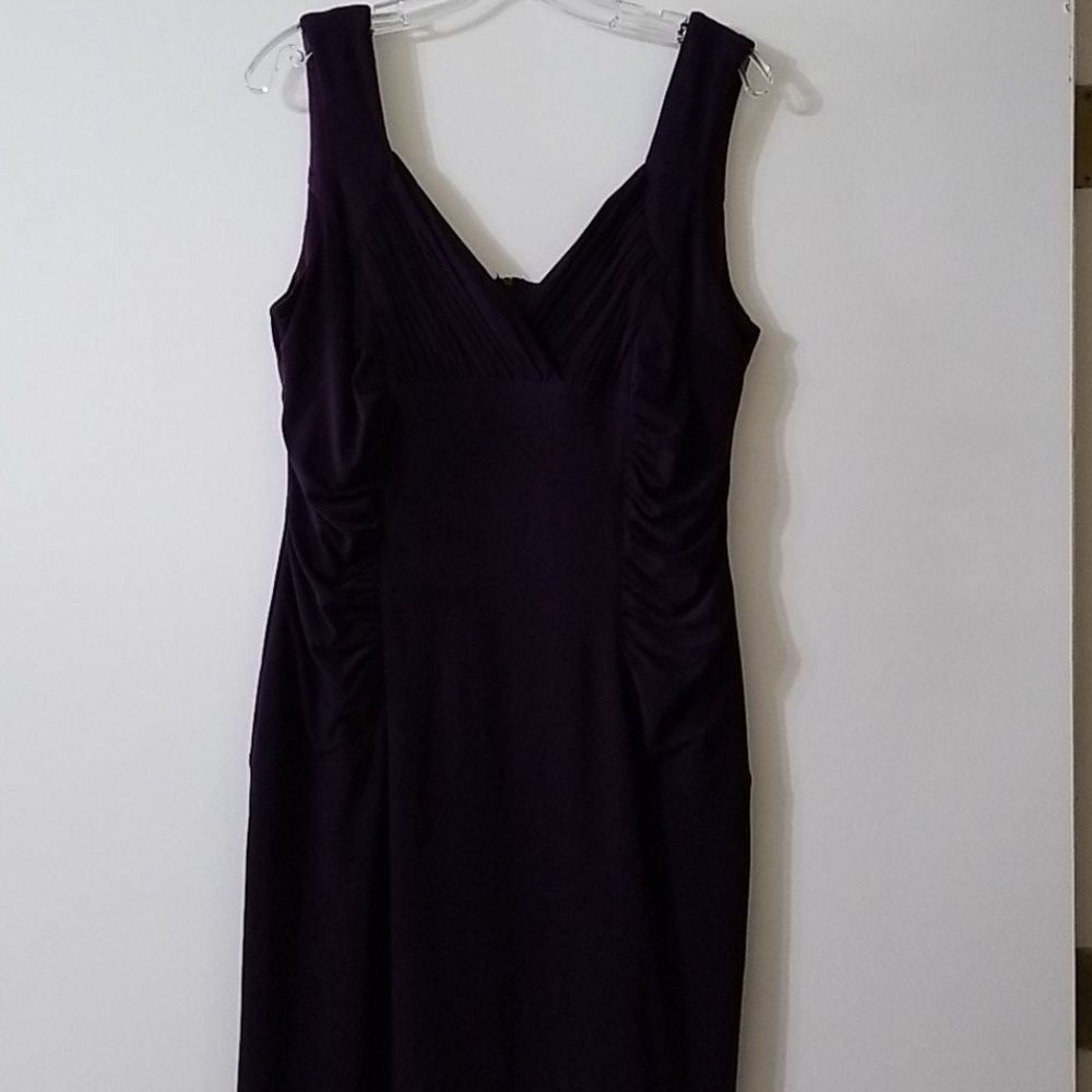 Purple solid color dress w rushing detail